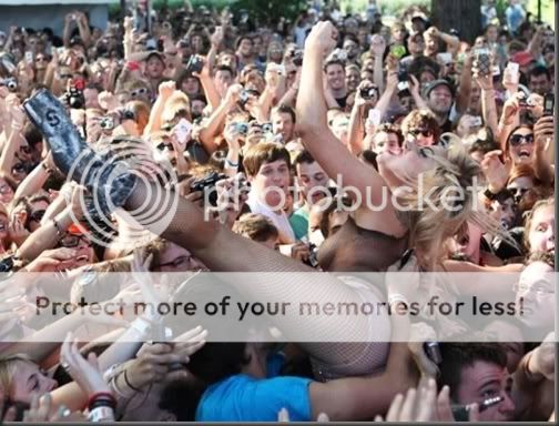 Lady+gaga+crowd+surfing+ Lady Gaga Lollapalooza. Lady+gaga+crowd+surfing+
