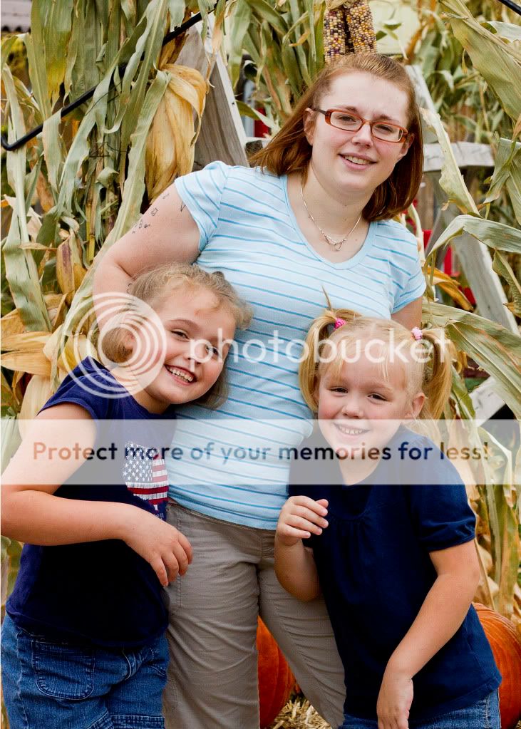 IMAGE: http://i975.photobucket.com/albums/ae239/RickZPhoto/10092010%20Pumpkin%20Patch/_MG_1223_5x7.jpg