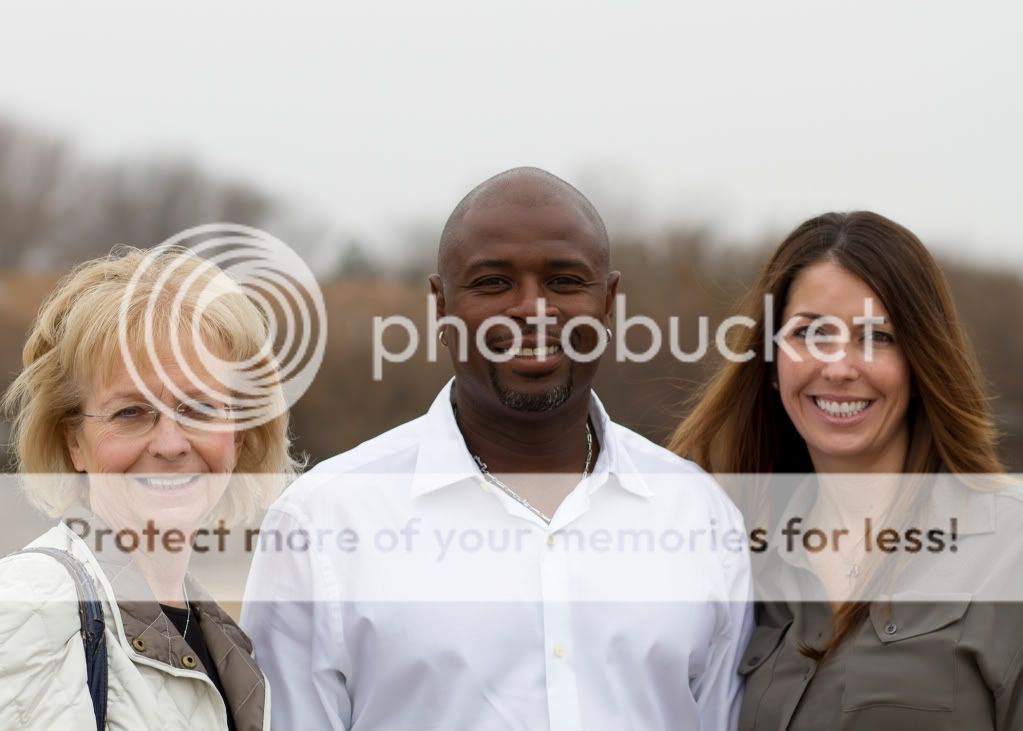 IMAGE: http://i975.photobucket.com/albums/ae239/RickZPhoto/1246869975__mg_5284_5x7sharp.jpg