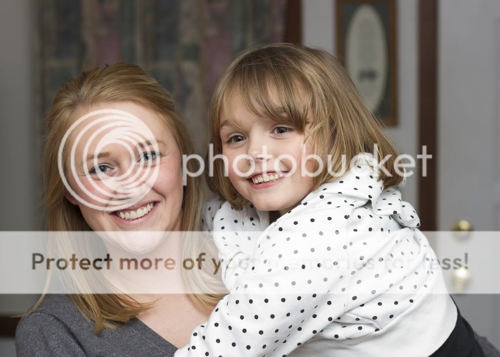 IMAGE: http://i975.photobucket.com/albums/ae239/RickZPhoto/Thanksgiving%202010/_MG_2167_5x7.jpg