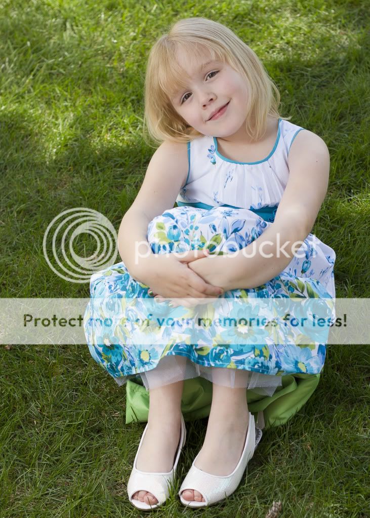 IMAGE: http://i975.photobucket.com/albums/ae239/RickZPhoto/_MG_5479_5x7.jpg